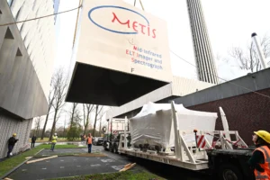 aankomst cryostaat METIS