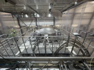 Cryostaat geplaatst Universiteit Leiden